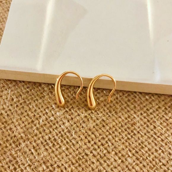 18K Thick Gold Plated Teardrop Hoops Earrings - Picture 5 of 8